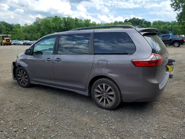 5TDJZ3DC0LS244832 2020 TOYOTA SIENNA - Image 2