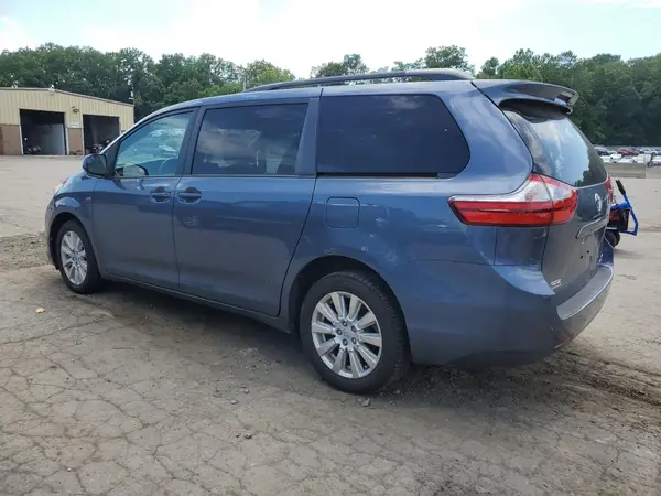 5TDJZ3DC1HS176886 2017 TOYOTA SIENNA - Image 2
