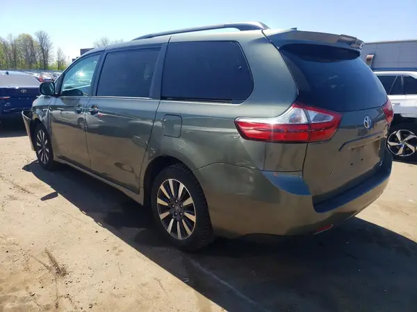 5TDJZ3DC1JS193256 2018 TOYOTA SIENNA - Image 2