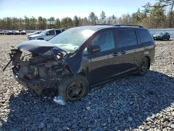 5TDJZ3DC1JS201260 2018 TOYOTA SIENNA - Image 1
