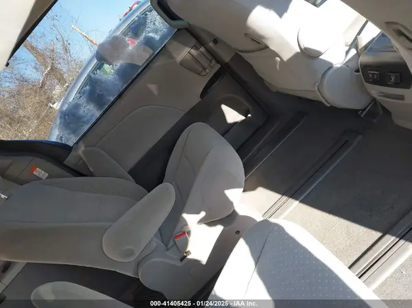 5TDJZ3DC1JS201842 2018 TOYOTA SIENNA - Image 8