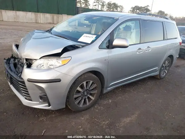 5TDJZ3DC1KS223552 2019 TOYOTA SIENNA - Image 2