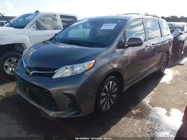 5TDJZ3DC1LS228140 2020 TOYOTA SIENNA - Image 2