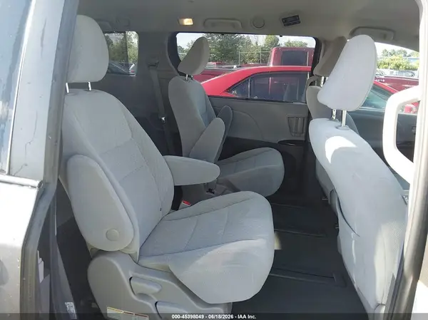 5TDJZ3DC1LS228140 2020 TOYOTA SIENNA - Image 8