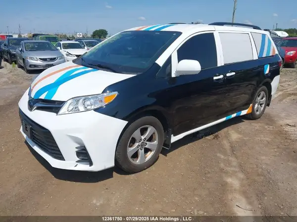 5TDJZ3DC1LS247948 2020 TOYOTA SIENNA - Image 2