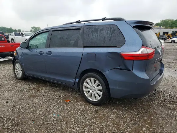 5TDJZ3DC2HS162639 2017 TOYOTA SIENNA - Image 2