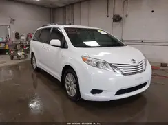 5TDJZ3DC2HS166142 2017 TOYOTA SIENNA