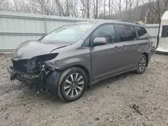 5TDJZ3DC2JS198580 2018 TOYOTA SIENNA
