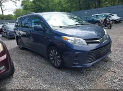 5TDJZ3DC2JS201512 2018 TOYOTA SIENNA