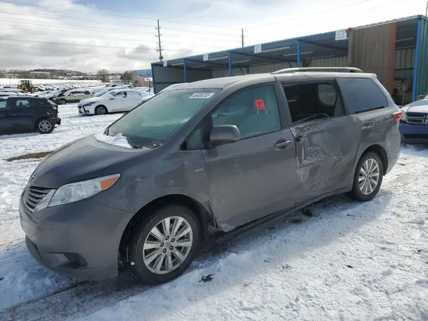 5TDJZ3DC3HS155344 2017 TOYOTA SIENNA - Image 1