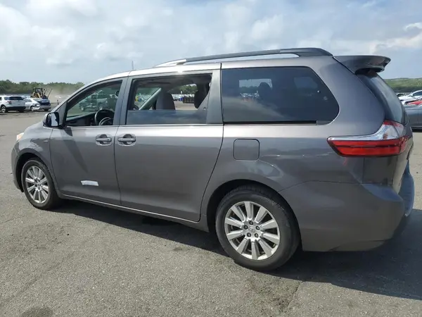 5TDJZ3DC3HS166294 2017 TOYOTA SIENNA - Image 2