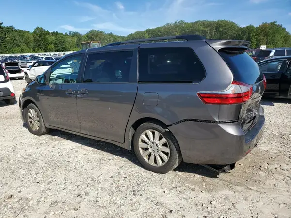 5TDJZ3DC3HS180504 2017 TOYOTA SIENNA - Image 2
