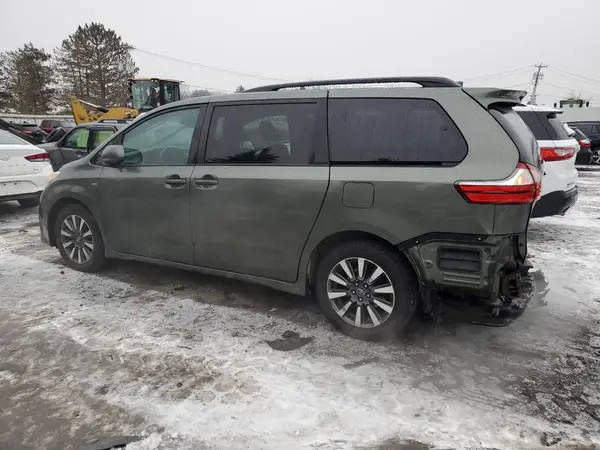 5TDJZ3DC3JS201888 2018 TOYOTA SIENNA - Image 2