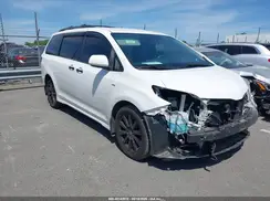 5TDJZ3DC3JS202605 2018 TOYOTA SIENNA
