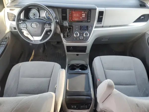 5TDJZ3DC3JS203625 2018 TOYOTA SIENNA - Image 8
