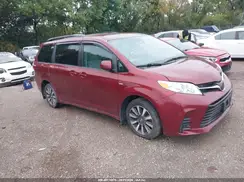5TDJZ3DC3JS204113 2018 TOYOTA SIENNA