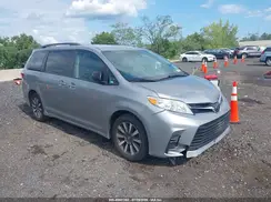 5TDJZ3DC3JS206010 2018 TOYOTA SIENNA