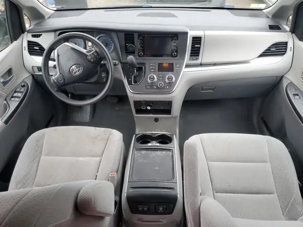 5TDJZ3DC3KS220474 2019 TOYOTA SIENNA - Image 8