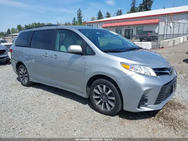 5TDJZ3DC3KS224136 2019 TOYOTA SIENNA - Image 1