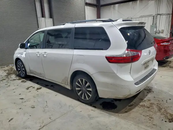 5TDJZ3DC3LS230634 2020 TOYOTA SIENNA - Image 2