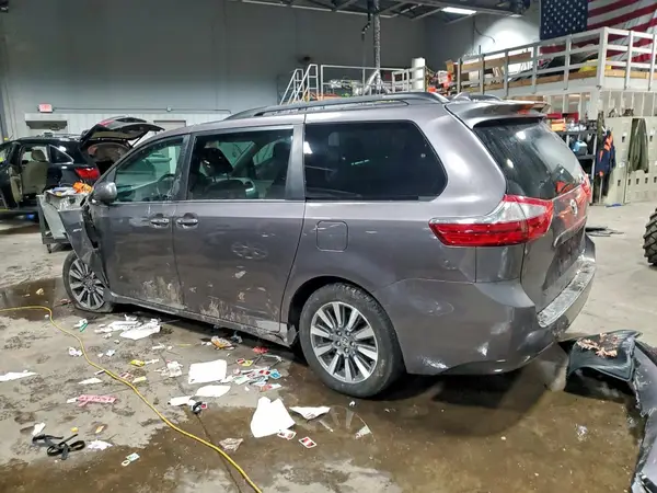 5TDJZ3DC3LS248115 2020 TOYOTA SIENNA - Image 2