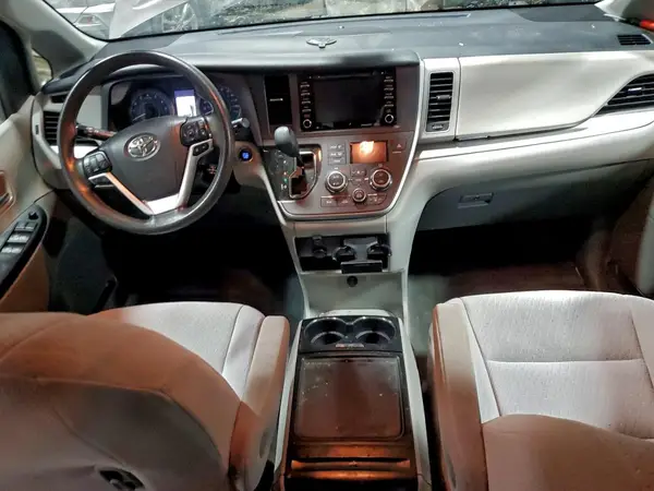 5TDJZ3DC3LS248115 2020 TOYOTA SIENNA - Image 8