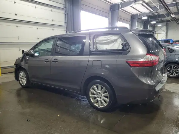 5TDJZ3DC4HS148158 2017 TOYOTA SIENNA - Image 2