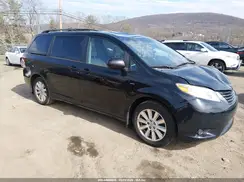 5TDJZ3DC4HS163209 2017 TOYOTA SIENNA