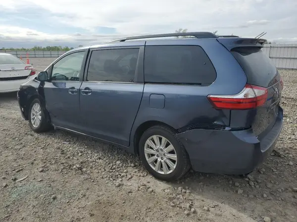 5TDJZ3DC4HS165624 2017 TOYOTA SIENNA - Image 2