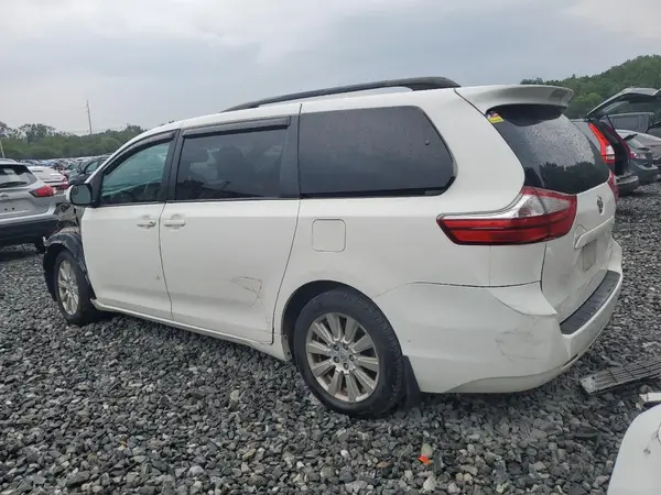 5TDJZ3DC4HS166711 2017 TOYOTA SIENNA - Image 2