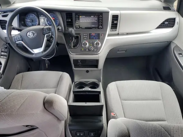 5TDJZ3DC4KS212951 2019 TOYOTA SIENNA - Image 8