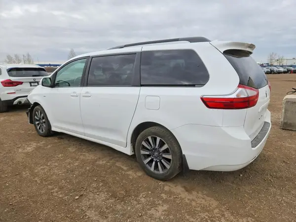 5TDJZ3DC4KS222461 2019 TOYOTA SIENNA - Image 2