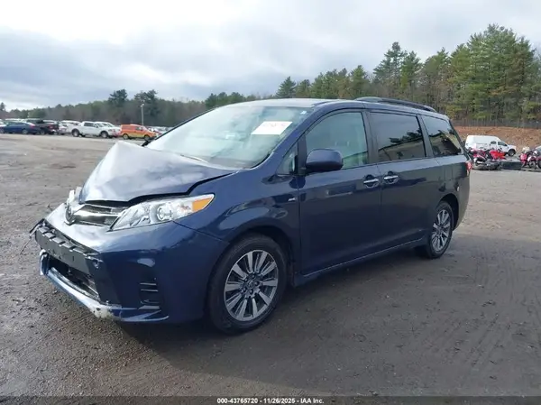 5TDJZ3DC4LS251363 2020 TOYOTA SIENNA - Image 2