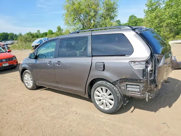 5TDJZ3DC5HS153918 2020 TOYOTA SIENNA - Image 2