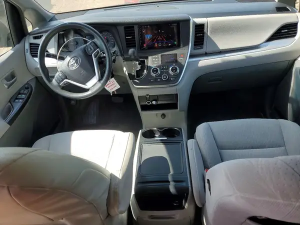 5TDJZ3DC5HS153918 2020 TOYOTA SIENNA - Image 8