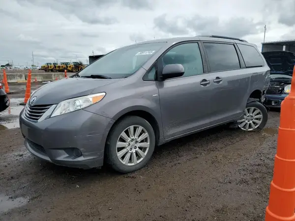 5TDJZ3DC5HS168953 2017 TOYOTA SIENNA - Image 1