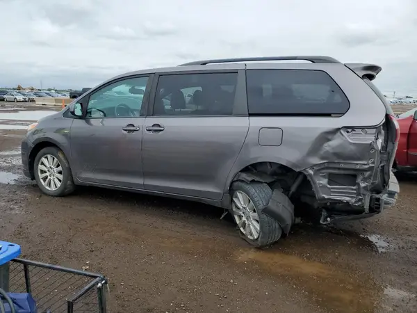 5TDJZ3DC5HS168953 2017 TOYOTA SIENNA - Image 2