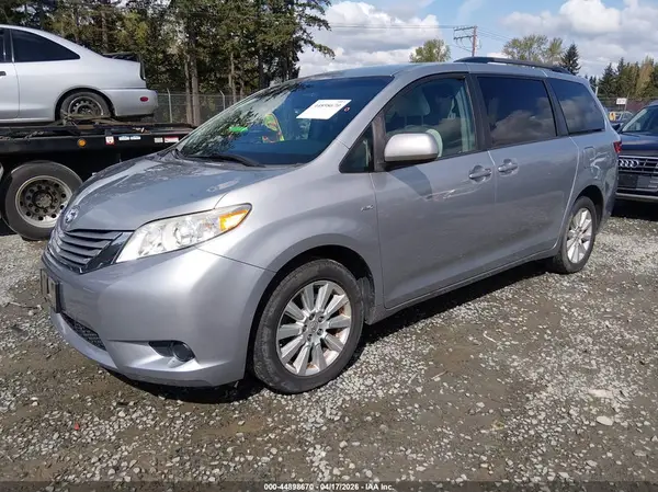 5TDJZ3DC5HS176759 2017 TOYOTA SIENNA - Image 2