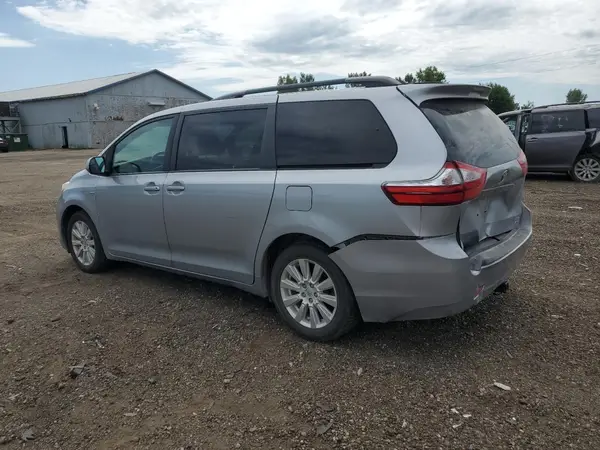 5TDJZ3DC5HS179211 2017 TOYOTA SIENNA - Image 2