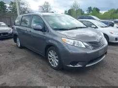 5TDJZ3DC5HS182934 2017 TOYOTA SIENNA
