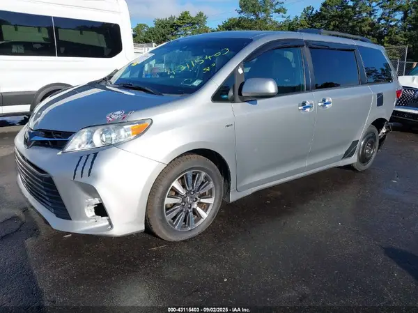 5TDJZ3DC5KS217527 2019 TOYOTA SIENNA - Image 2
