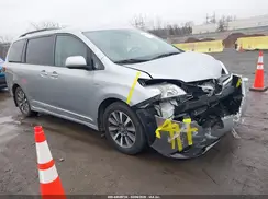 5TDJZ3DC5KS222744 2019 TOYOTA SIENNA
