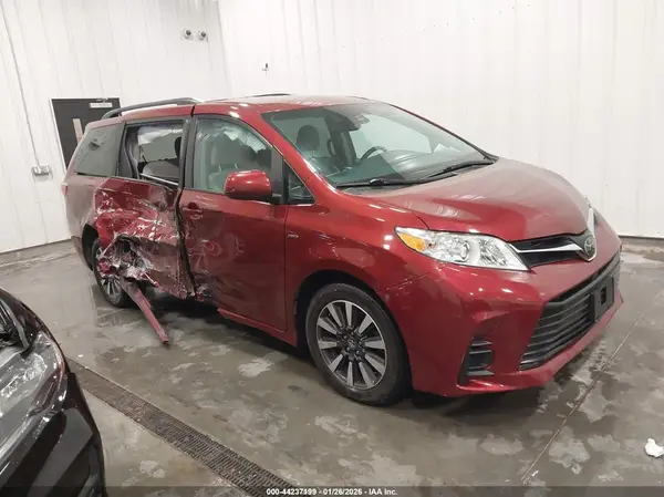 5TDJZ3DC5KS226907 2019 TOYOTA SIENNA - Image 1