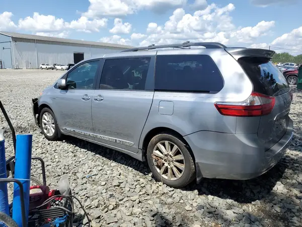 5TDJZ3DC6HS154902 2017 TOYOTA SIENNA - Image 2