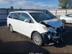 5TDJZ3DC6HS166967 2017 TOYOTA SIENNA
