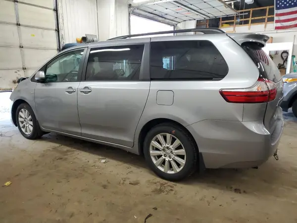 5TDJZ3DC6HS172185 2017 TOYOTA SIENNA - Image 2