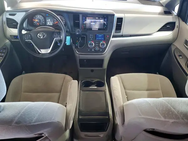 5TDJZ3DC6HS178309 2017 TOYOTA SIENNA - Image 8