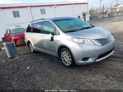 5TDJZ3DC6HS184126 2017 TOYOTA SIENNA