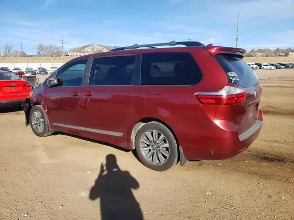 5TDJZ3DC6KS218864 2019 TOYOTA SIENNA - Image 2
