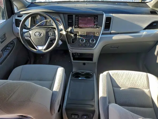 5TDJZ3DC6LS235147 2020 TOYOTA SIENNA - Image 8